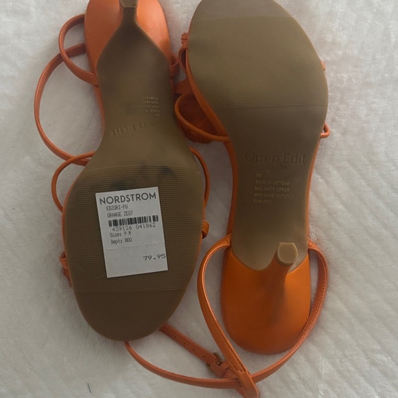 Elegant Orange Floral Sandals - Picture 3 of 4